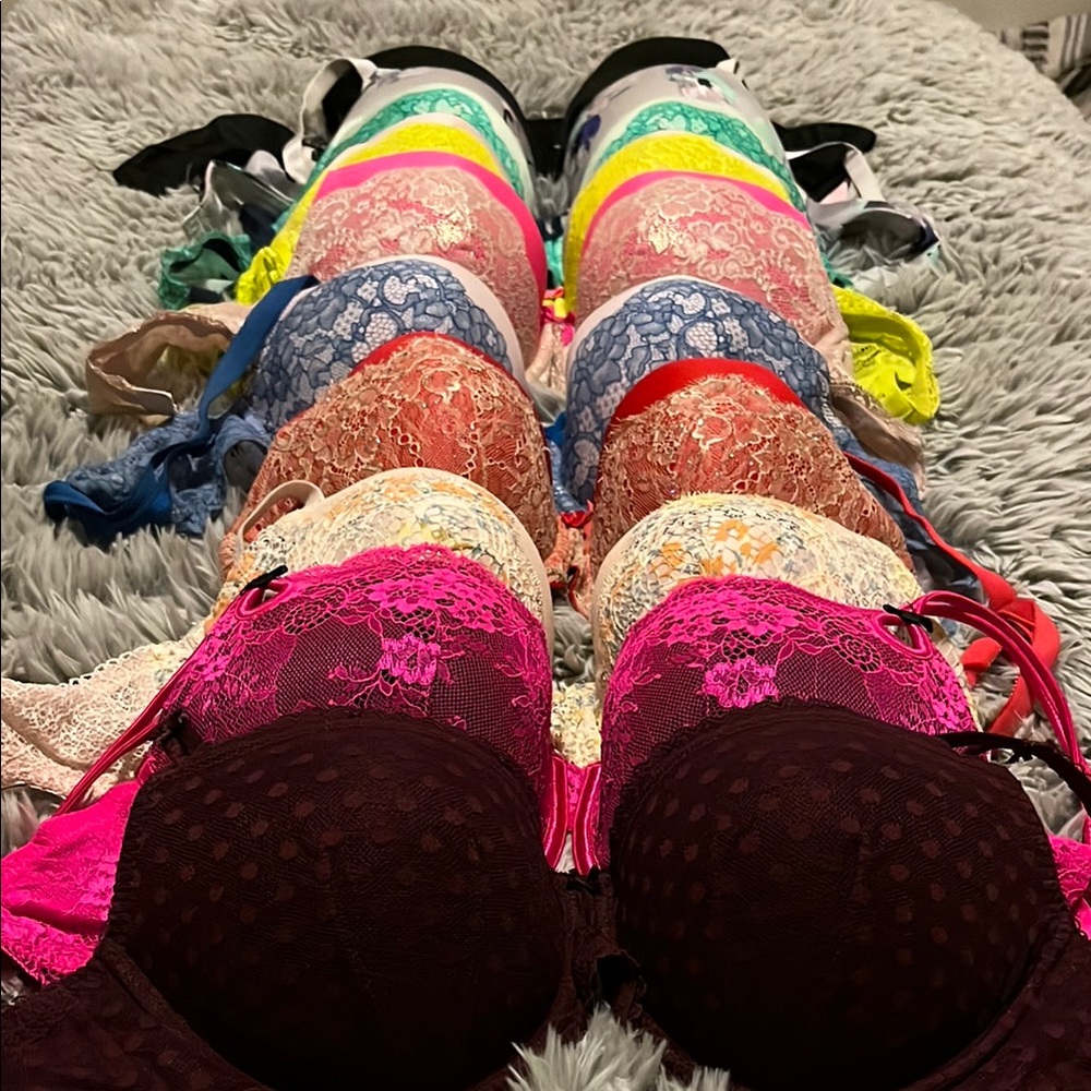10 Victoria’s Secret- Multicolor bras